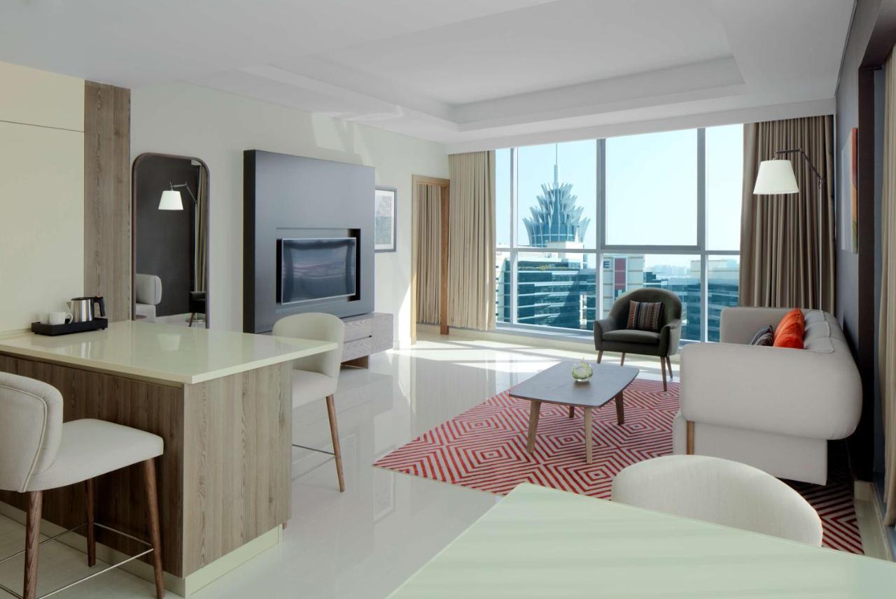Radisson Blu Hotel Apartment Dubai Silicon Oasis Exterior photo